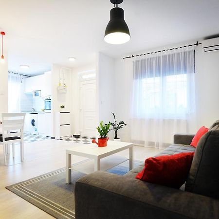 Enjoy Apartman Eger Bagian luar foto